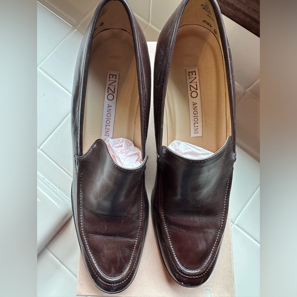 ENZO Angiolini Women’s Brown Leather Pumps with chunky heel. - Picture 3 of 3